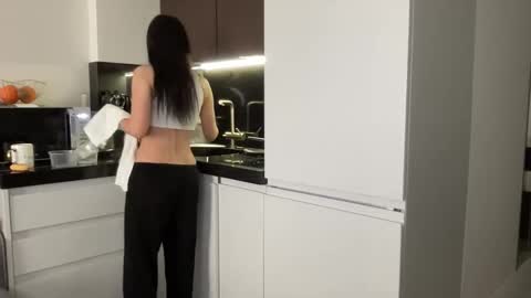 Nensi online show from March 14, 2026, 8:42 am