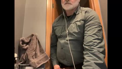 zinger283069 online show from March 7, 2025, 6:11 pm