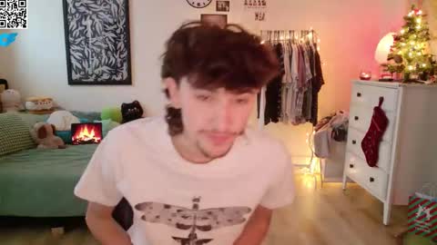 Snapshot of zipdown_ chatting on December 13, 2025, 8:36 pm zipdown online show from December 13, 2025, 8:36 pm