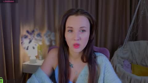 Snapshot of zlata__fox chatting on October 10, 2025, 5:12 pm Zlata Mon Tue Thu Fri Sun Sa GMT 3 0000pm - 0600pm online show from October 10, 2025, 5:12 pm