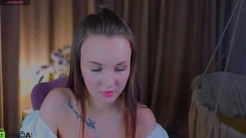 Snapshot of zlata__fox chatting on October 13, 2025, 4:18 pm Zlata Mon Tue Thu Fri Sun Sa GMT 3 0000pm - 0600pm online show from October 13, 2025, 4:18 pm