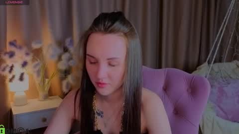 Snapshot of zlata__fox chatting on November 6, 2025, 4:19 pm Zlata Mon Tue Thu Fri Sun Sa GMT 3 0000pm - 0600pm online show from November 6, 2025, 4:19 pm