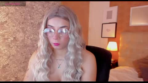 ZOEE online show from October 13, 2025, 6:52 pm