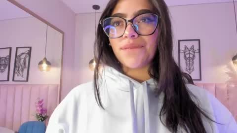 Snapshot of zoe_banks_ chatting on September 14, 2025, 12:37 pm zoe_banks_ online show from September 14, 2025, 12:37 pm