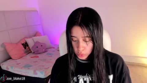 Zoe online show from December 15, 2024, 2:59 pm