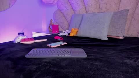 zoe_blosson online show from May 26, 2026, 3:02 am