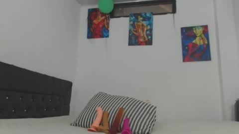 Snapshot of zoe_cb_latina chatting on November 1, 2025, 7:05 pm Zoe online show from November 1, 2025, 7:05 pm