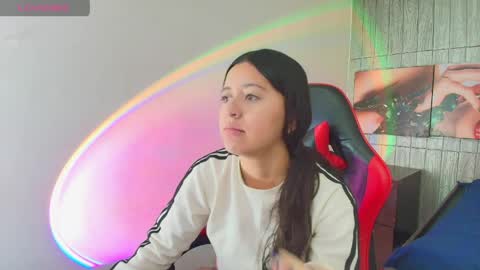 Z O E online show from April 1, 2026, 8:50 pm