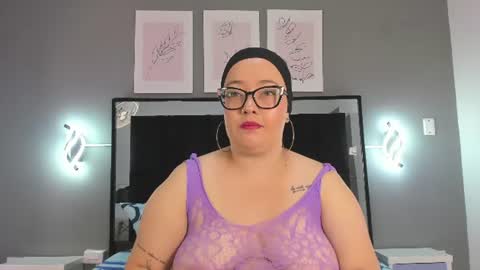 Snapshot of zoe_curvyy chatting on July 9, 2026, 12:09 pm zoe_curvyy online show from July 9, 2026, 12:09 pm