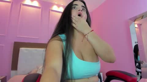 ZOE  online show from October 21, 2025, 7:25 pm