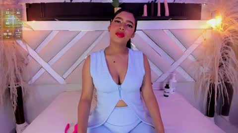 Zoey  online show from April 8, 2026, 10:10 pm