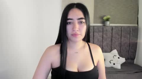 zoe_jones7 online show from December 5, 2025, 3:37 am