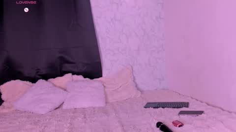 Zoe online show from November 12, 2025, 11:25 pm