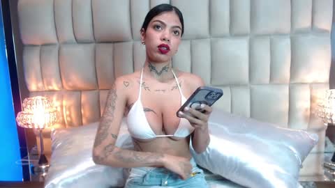 CAMILA online show from January 4, 2025, 8:48 pm