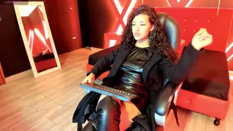 zoe  online show from June 26, 2026, 4:06 am