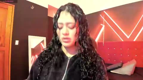 zoe  online show from July 8, 2026, 1:54 am
