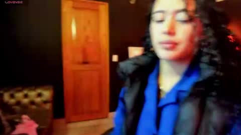 zoe  online show from July 12, 2026, 2:02 am