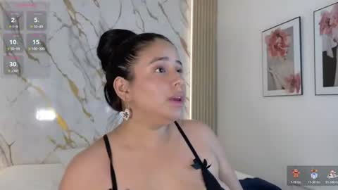 zoe_longhair online show from July 13, 2026, 7:05 pm