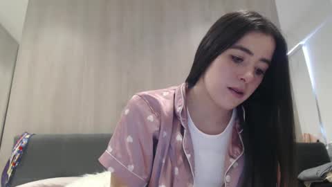 Zoe online show from September 9, 2025, 6:07 pm