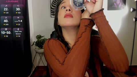 zoe_millerx online show from October 20, 2025, 1:11 pm