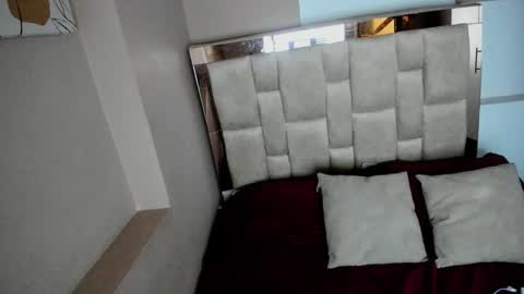 Snapshot of zoe_moreau chatting on November 7, 2025, 7:58 pm zoe_moreau online show from November 7, 2025, 7:58 pm