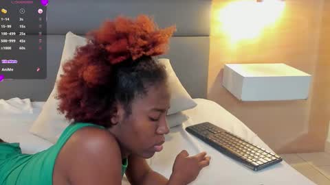 Snapshot of zoe_novakk chatting on October 21, 2025, 4:19 pm Zoe Novakk online show from October 21, 2025, 4:19 pm