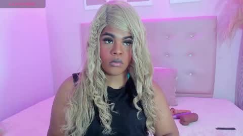 zoe_rose4 online show from March 22, 2026, 2:20 pm