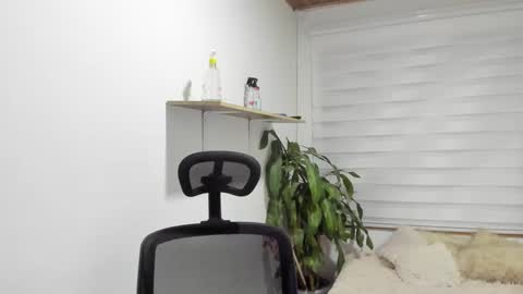 Snapshot of zoe_roze_17 chatting on September 23, 2025, 3:09 am Zoe online show from September 23, 2025, 3:09 am