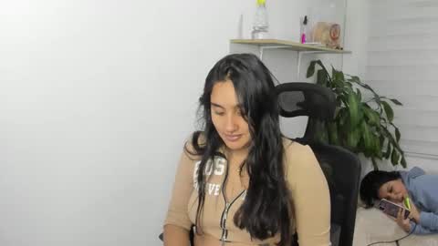 Snapshot of zoe_roze_17 chatting on September 27, 2025, 3:44 am Zoe online show from September 27, 2025, 3:44 am