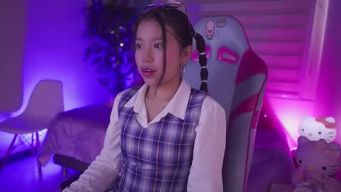 Zoe  online show from November 7, 2025, 4:18 pm