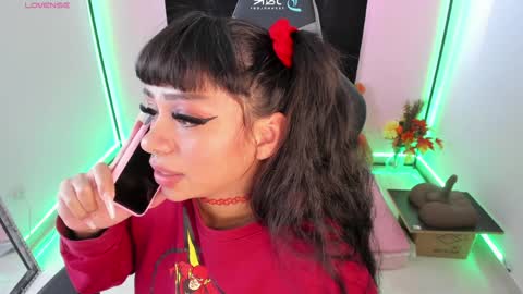 zoe_sullivan_ online show from December 28, 2024, 12:35 pm