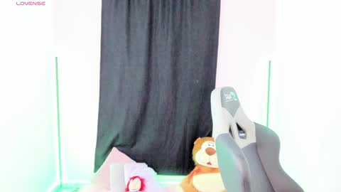 zoe_sullivan_ online show from December 31, 2024, 9:21 am