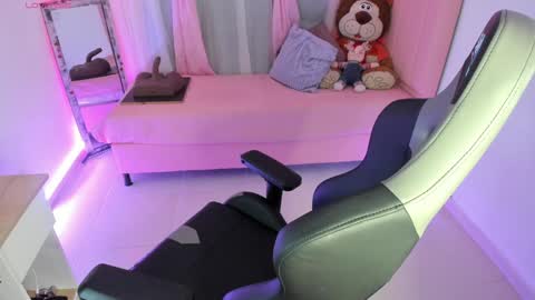 zoe_sullivan_ online show from January 25, 2025, 9:15 am