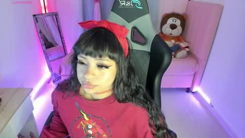 zoe_sullivan_ online show from February 18, 2025, 9:43 am