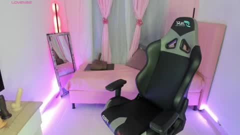 zoe_sullivan_ online show from February 20, 2025, 9:44 am