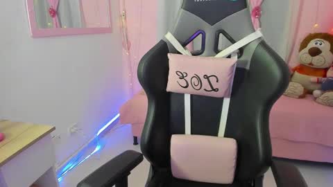 zoe_sullivan_ online show from September 25, 2025, 10:08 am