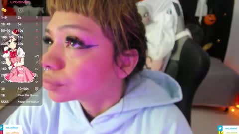 zoe_sullivan_ online show from October 23, 2025, 9:52 am