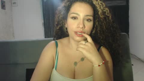 Snapshot of zoe_tai chatting on April 15, 2026, 11:16 pm zoe tai online show from April 15, 2026, 11:16 pm