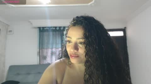 Snapshot of zoe_tai chatting on April 25, 2026, 7:33 pm zoe tai online show from April 25, 2026, 7:33 pm