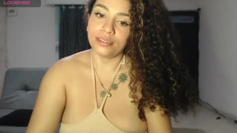 Snapshot of zoe_tai chatting on May 8, 2026, 10:42 am zoe tai online show from May 8, 2026, 10:42 am