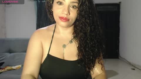 Snapshot of zoe_tai chatting on May 9, 2026, 8:41 am zoe tai online show from May 9, 2026, 8:41 am