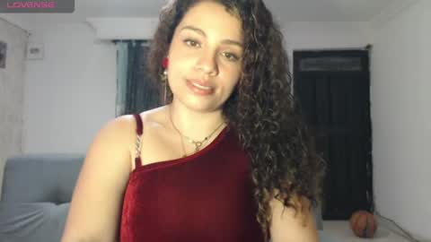 Snapshot of zoe_tai chatting on May 10, 2026, 7:13 am zoe tai online show from May 10, 2026, 7:13 am