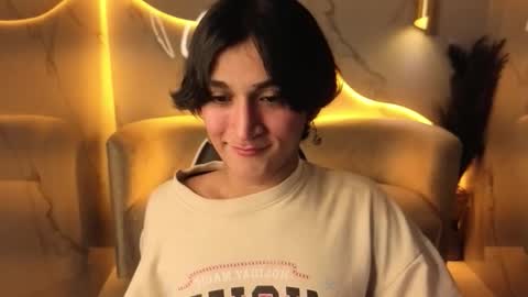 Zoe online show from November 27, 2025, 7:49 pm