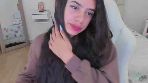 Snapshot of zoe_turnner_18 chatting on February 10, 2025, 5:41 pm Zoe online show from February 10, 2025, 5:41 pm