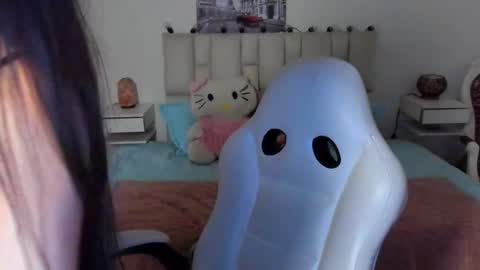 Zoe online show from September 30, 2025, 11:37 am