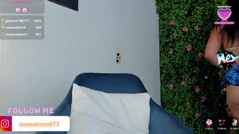 Snapshot of zoe_wattson chatting on February 9, 2025, 6:33 am Zoe online show from February 9, 2025, 6:33 am