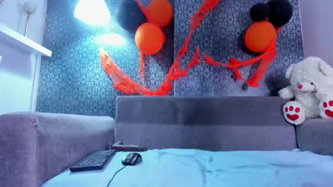 Zoe online show from November 1, 2025, 12:40 pm