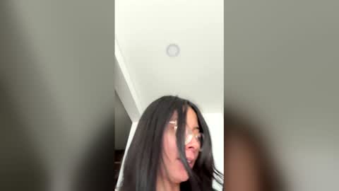 Snapshot of zoecams chatting on May 15, 2026, 7:54 pm zoecams online show from May 15, 2026, 7:54 pm