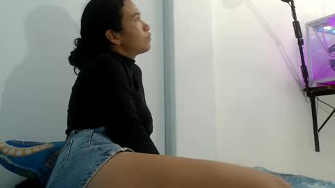 Snapshot of zoecute5817 chatting on May 26, 2026, 1:23 am ZOE online show from May 26, 2026, 1:23 am