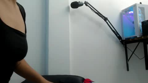Snapshot of zoecute5817 chatting on June 2, 2026, 2:02 am ZOE online show from June 2, 2026, 2:02 am